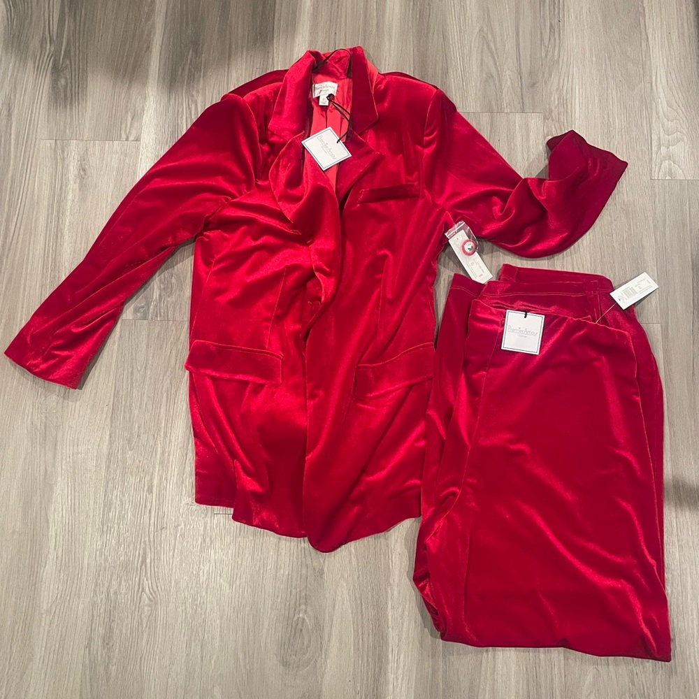 BNWT Women’s Premier Amour Suit Set — “Lady In Red” — Size 2XL